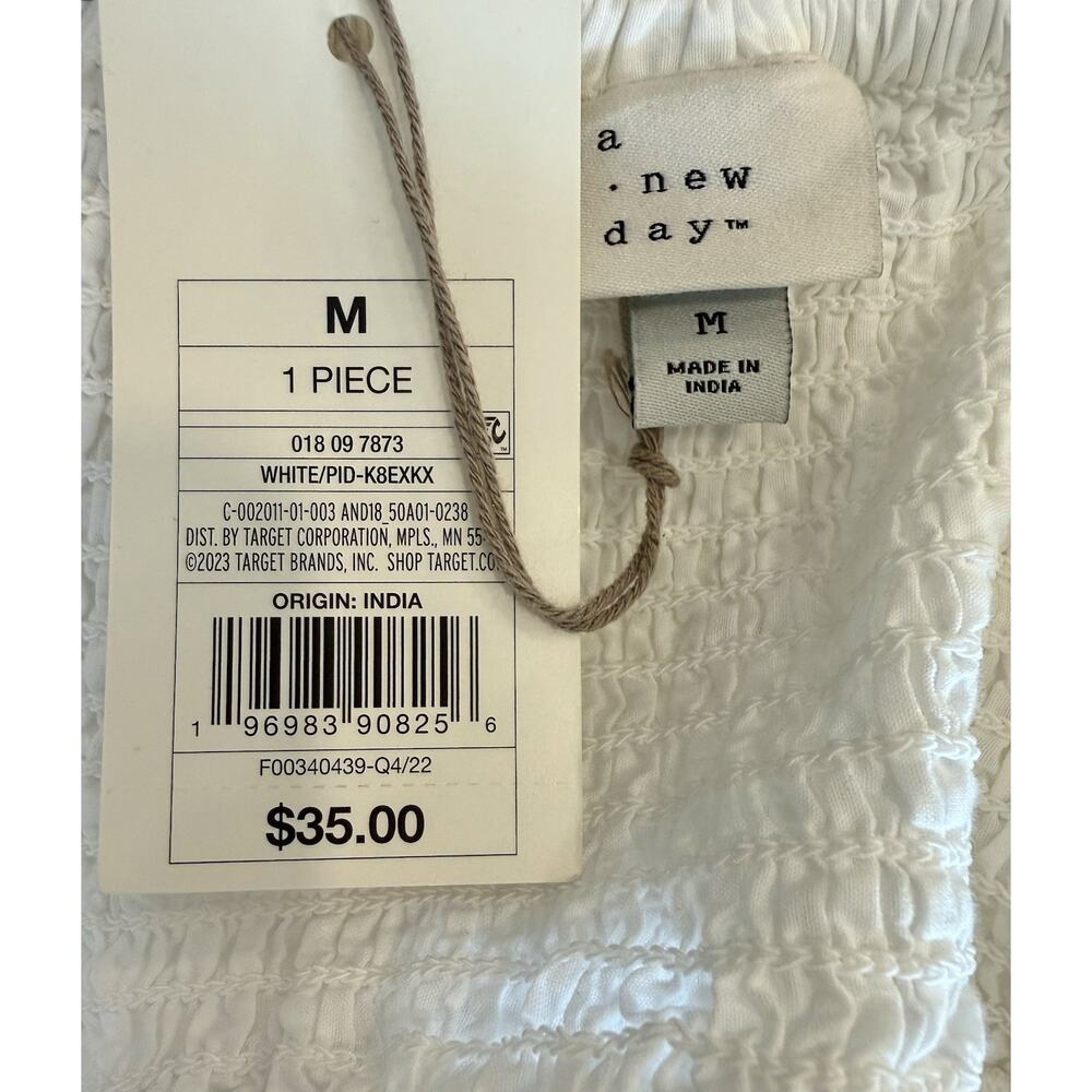 White Eyelet Women’s Dress Size Medium - Picture 9 of 10